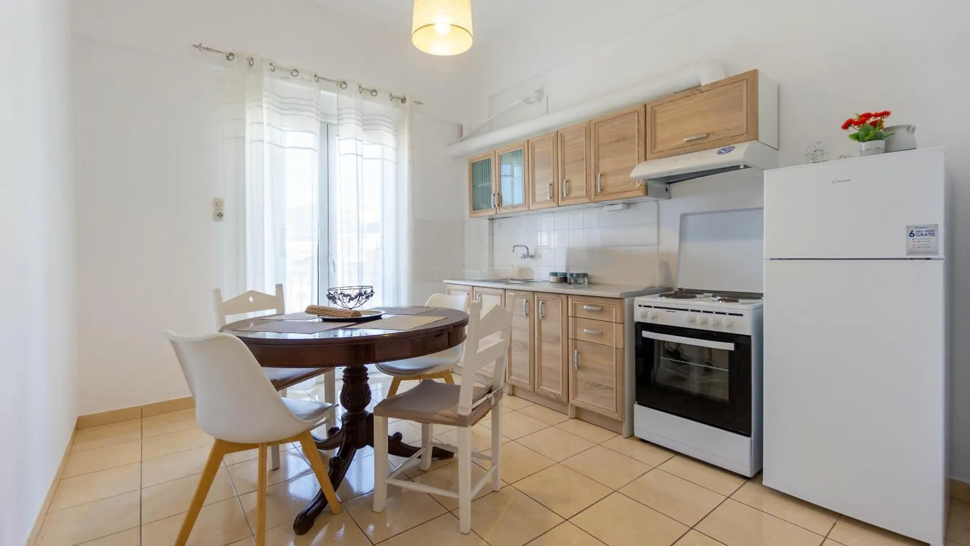 Spacious Seaview Apartment In Heraklion