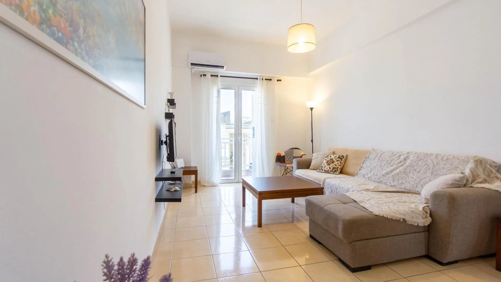 Spacious Seaview Apartment In Heraklion