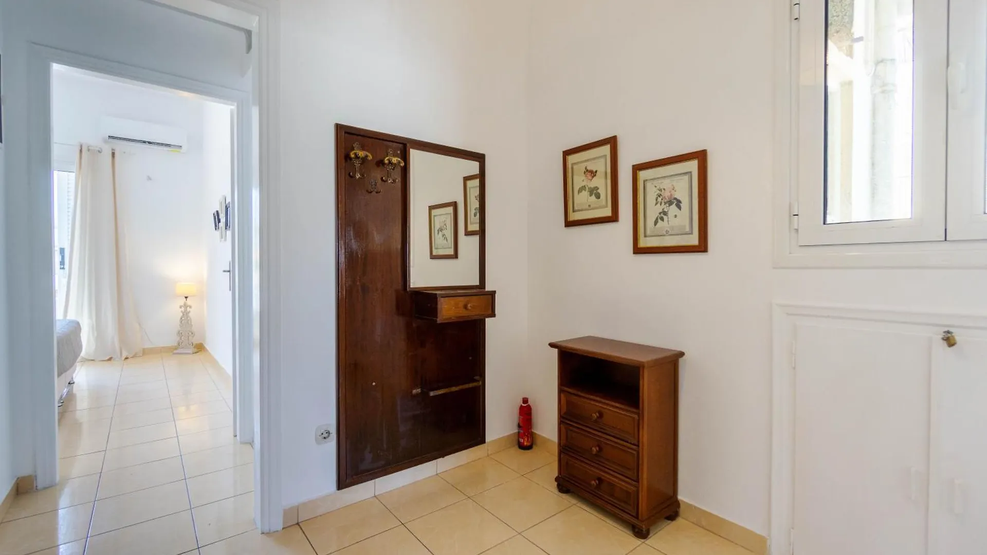 Spacious Seaview Apartment In Heraklion