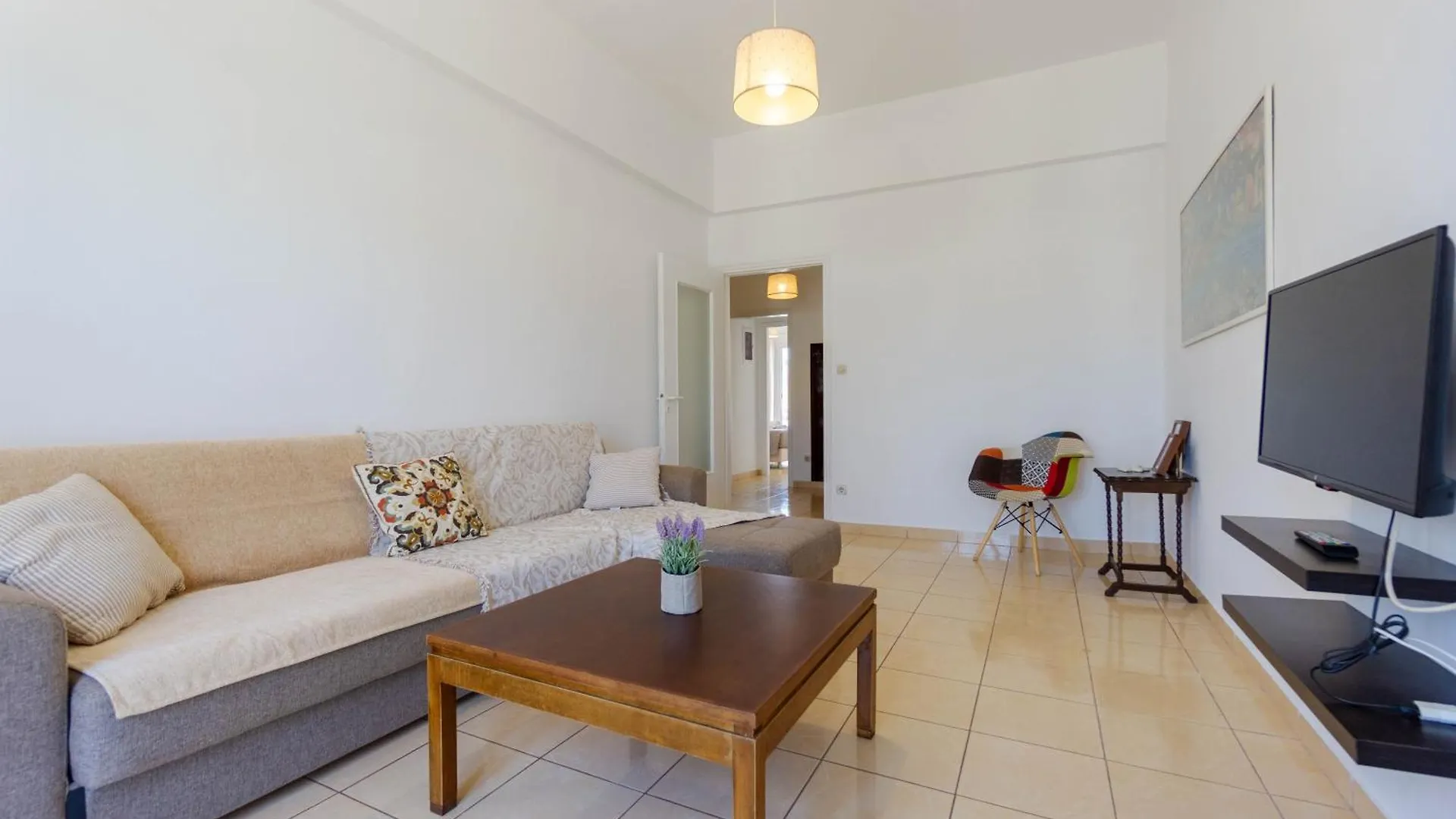 Spacious Seaview Apartment In Heraklion